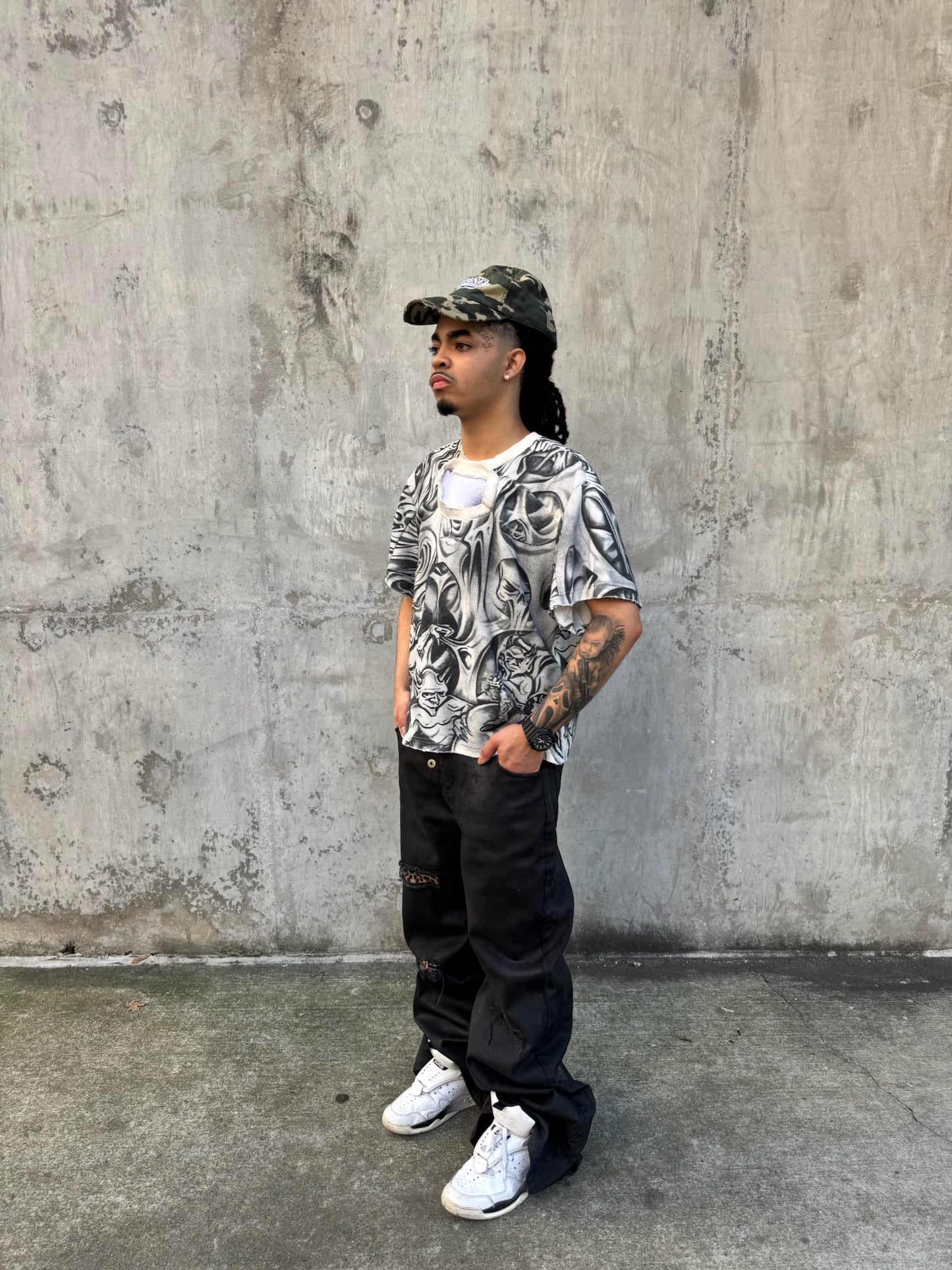 skulls double neck tee