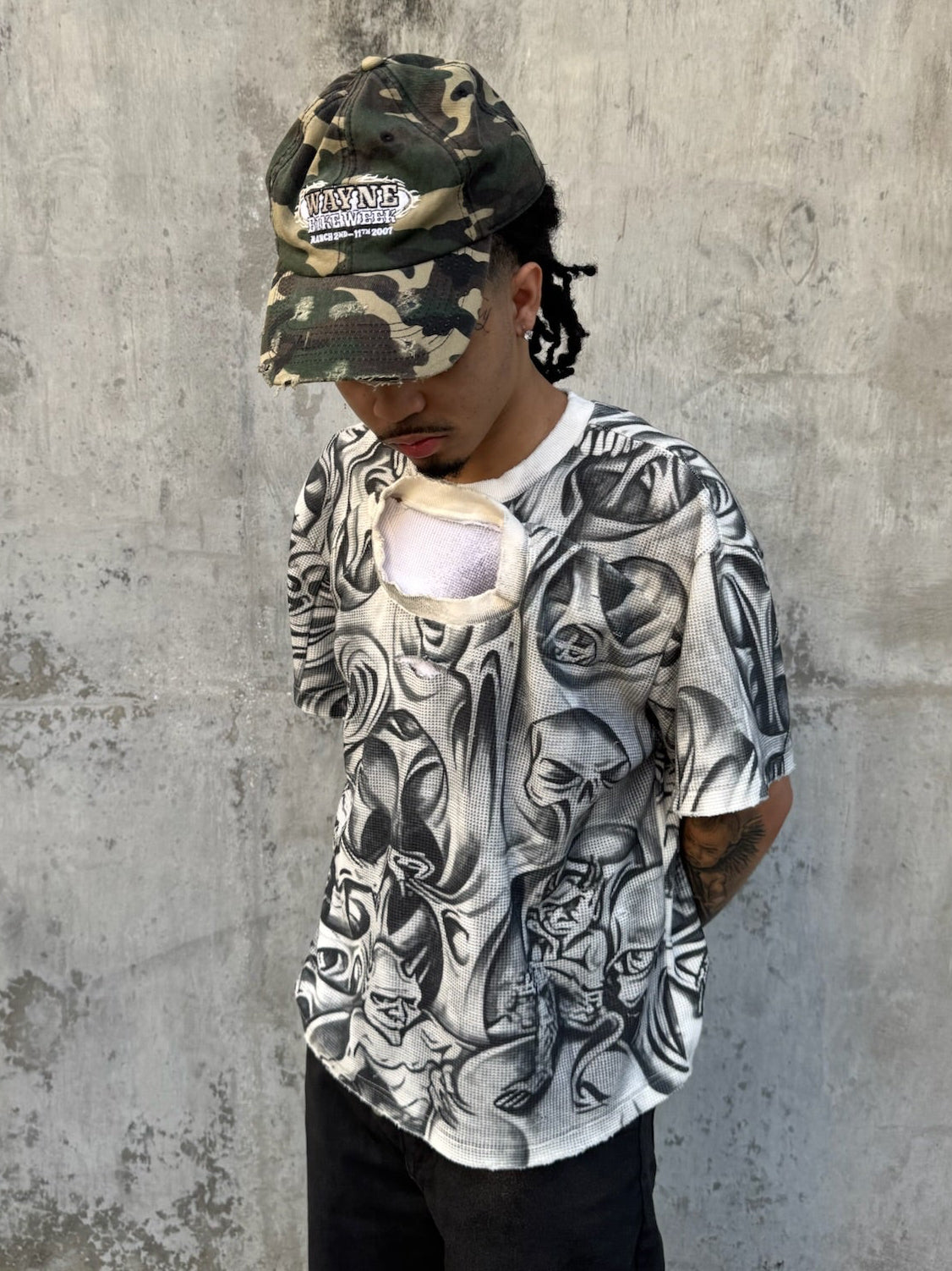 skulls double neck tee